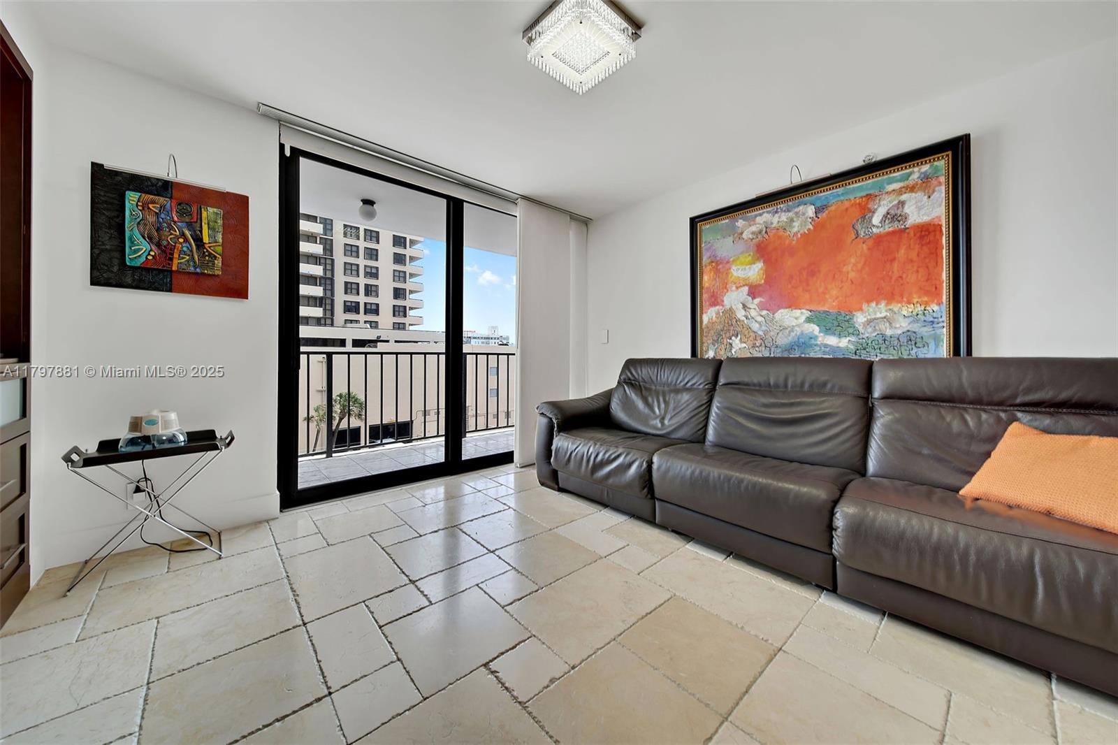 2625 Collins Ave 402