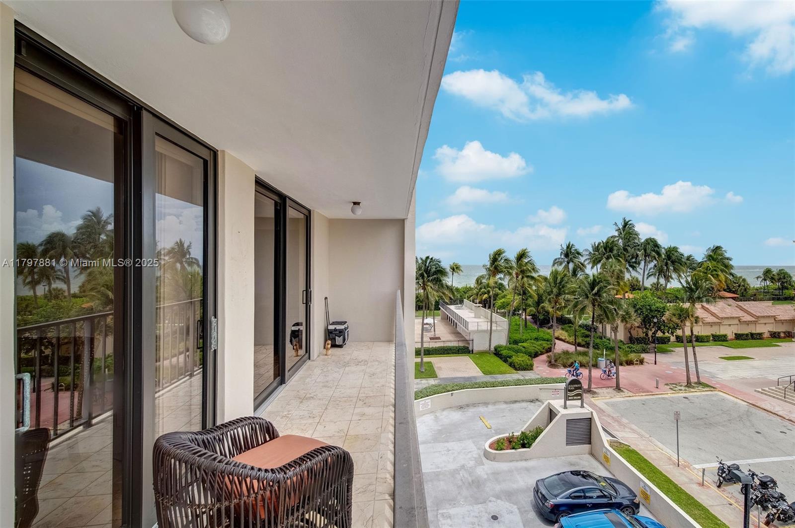 2625 Collins Ave 402