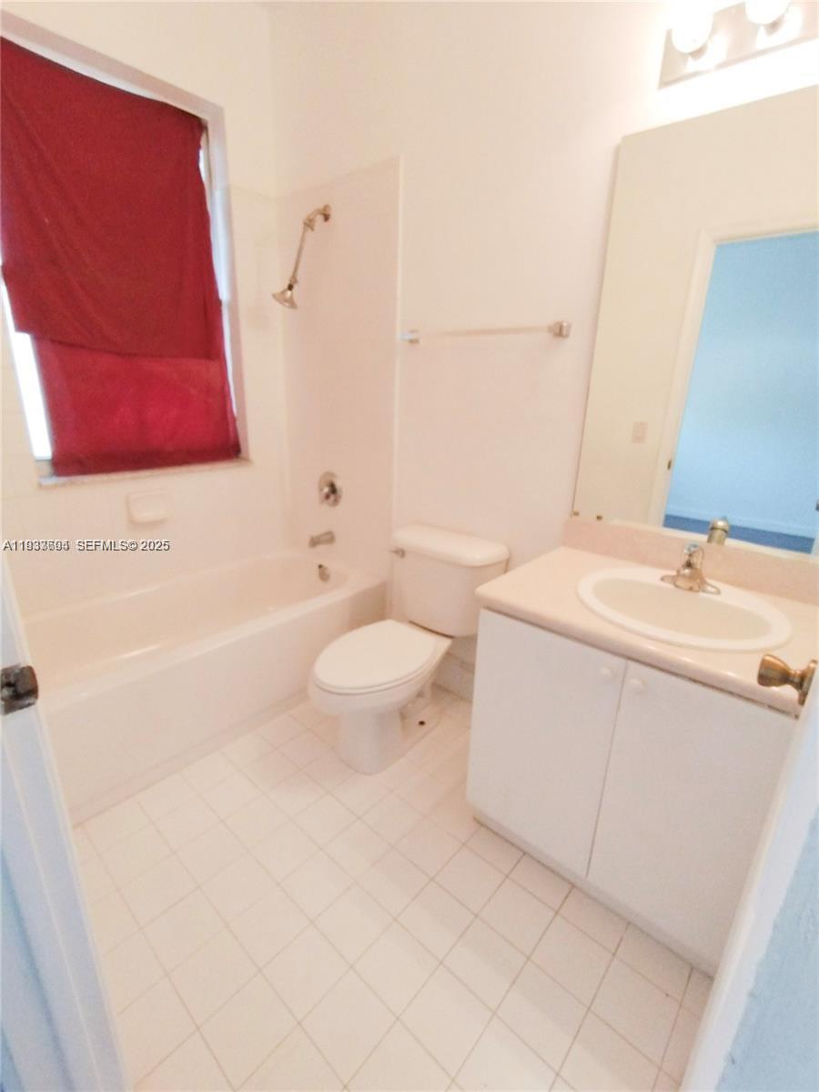 SHOMA TOWNHOMES AT ROYAL - Residential