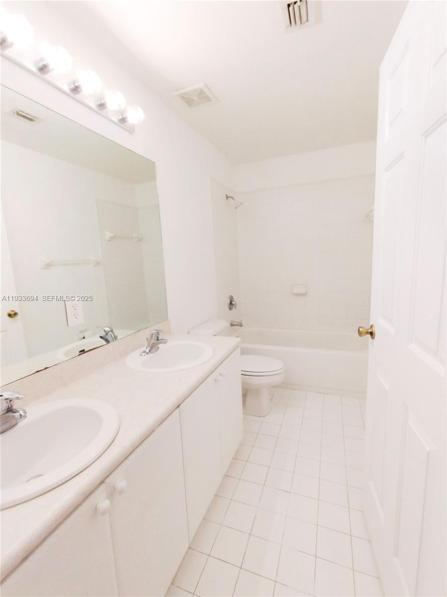 SHOMA TOWNHOMES AT ROYAL - Residential