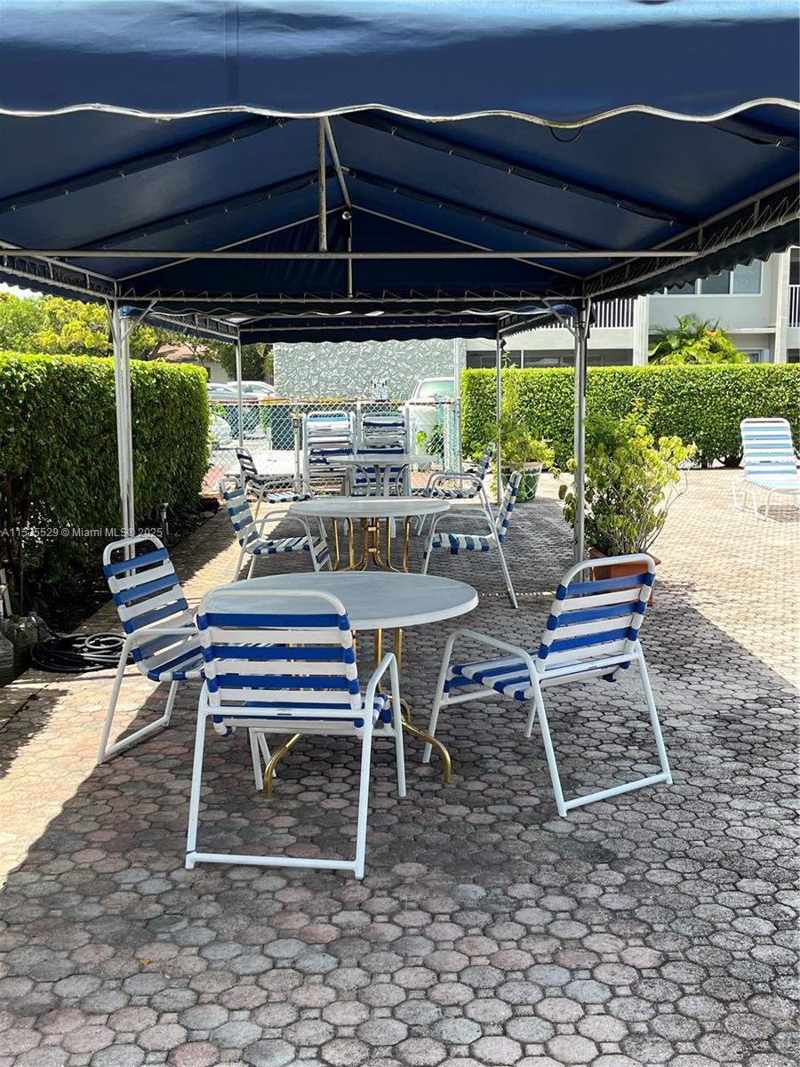 SECOND GULFSTREAM GARDEN - Residential