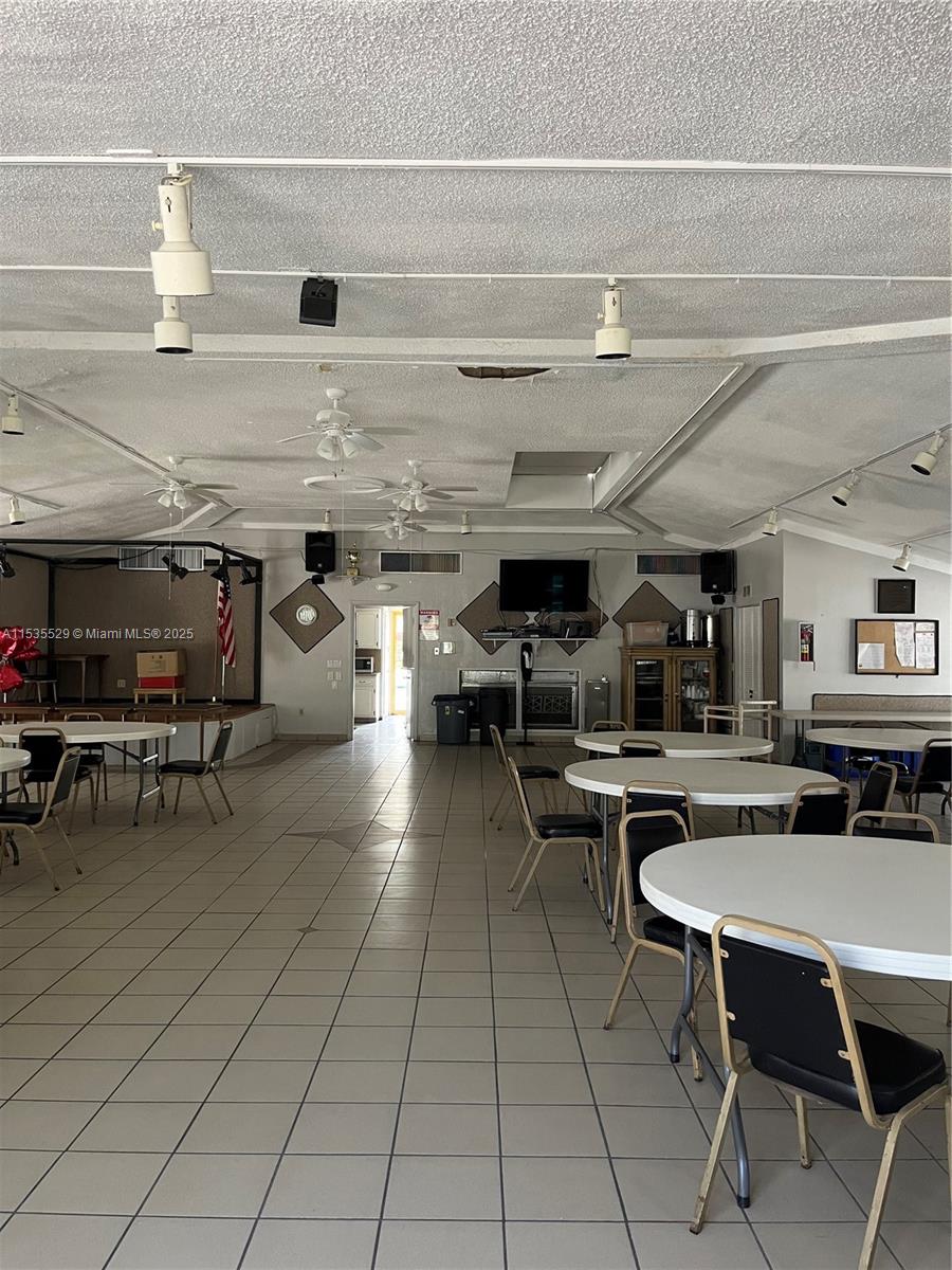 SECOND GULFSTREAM GARDEN - Residential