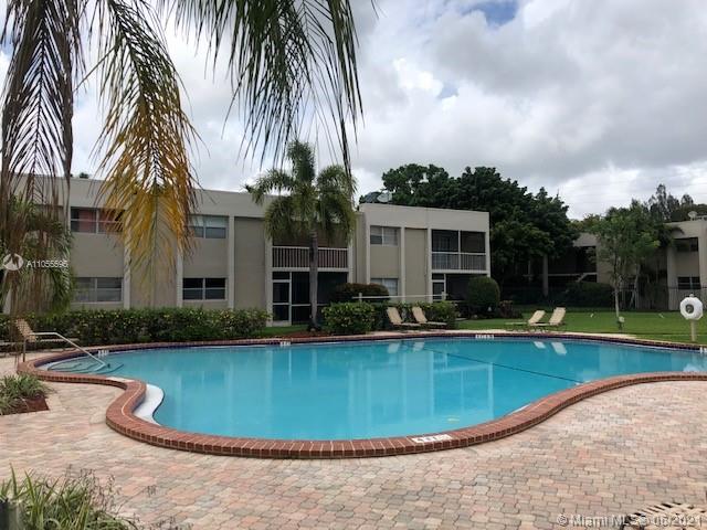 ALPINE WOODS VILLA 5 COND - Residential