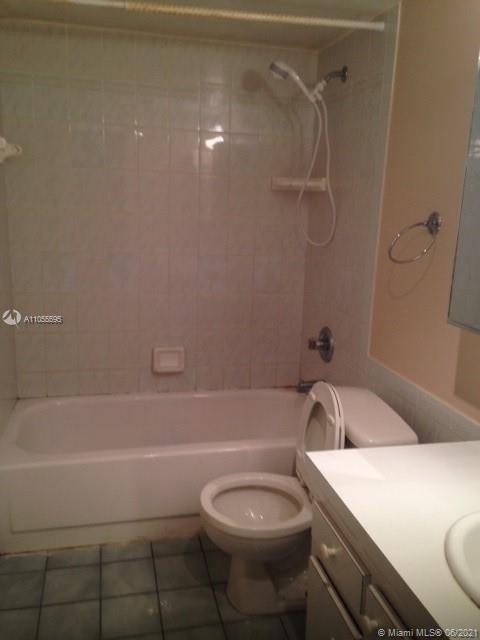 ALPINE WOODS VILLA 5 COND - Residential