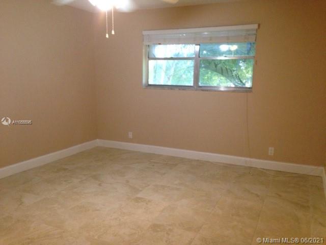 ALPINE WOODS VILLA 5 COND - Residential