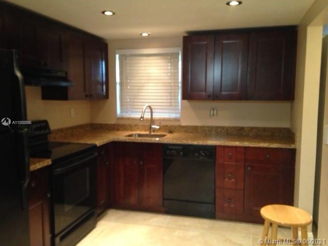 ALPINE WOODS VILLA 5 COND - Residential