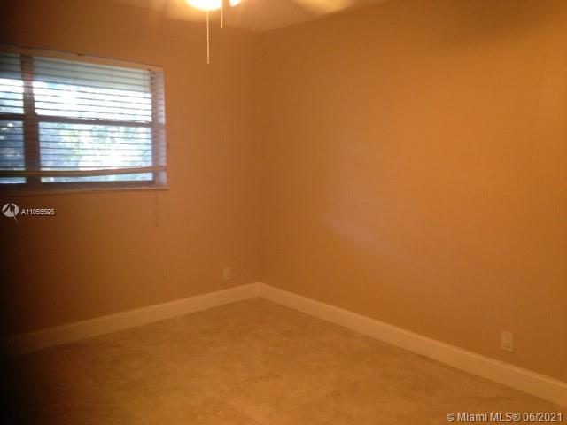 ALPINE WOODS VILLA 5 COND - Residential