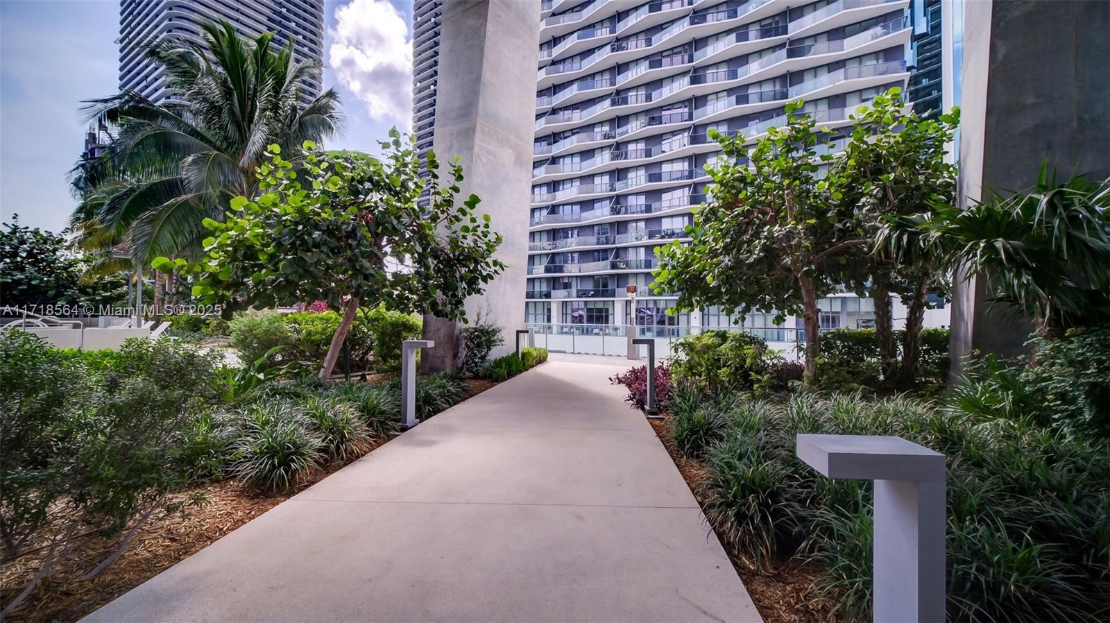 RISE CONDO - Residential