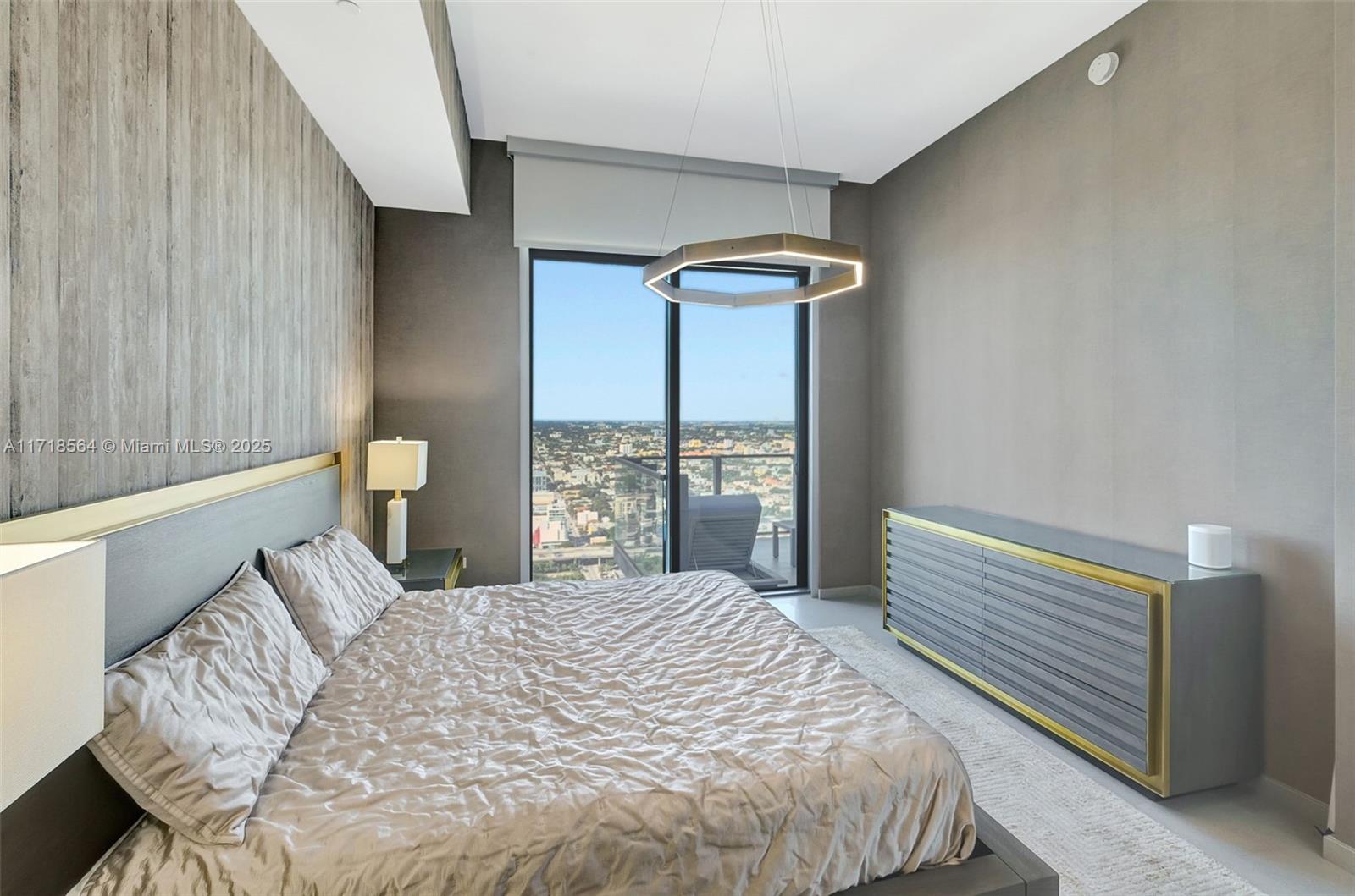 RISE CONDO - Residential