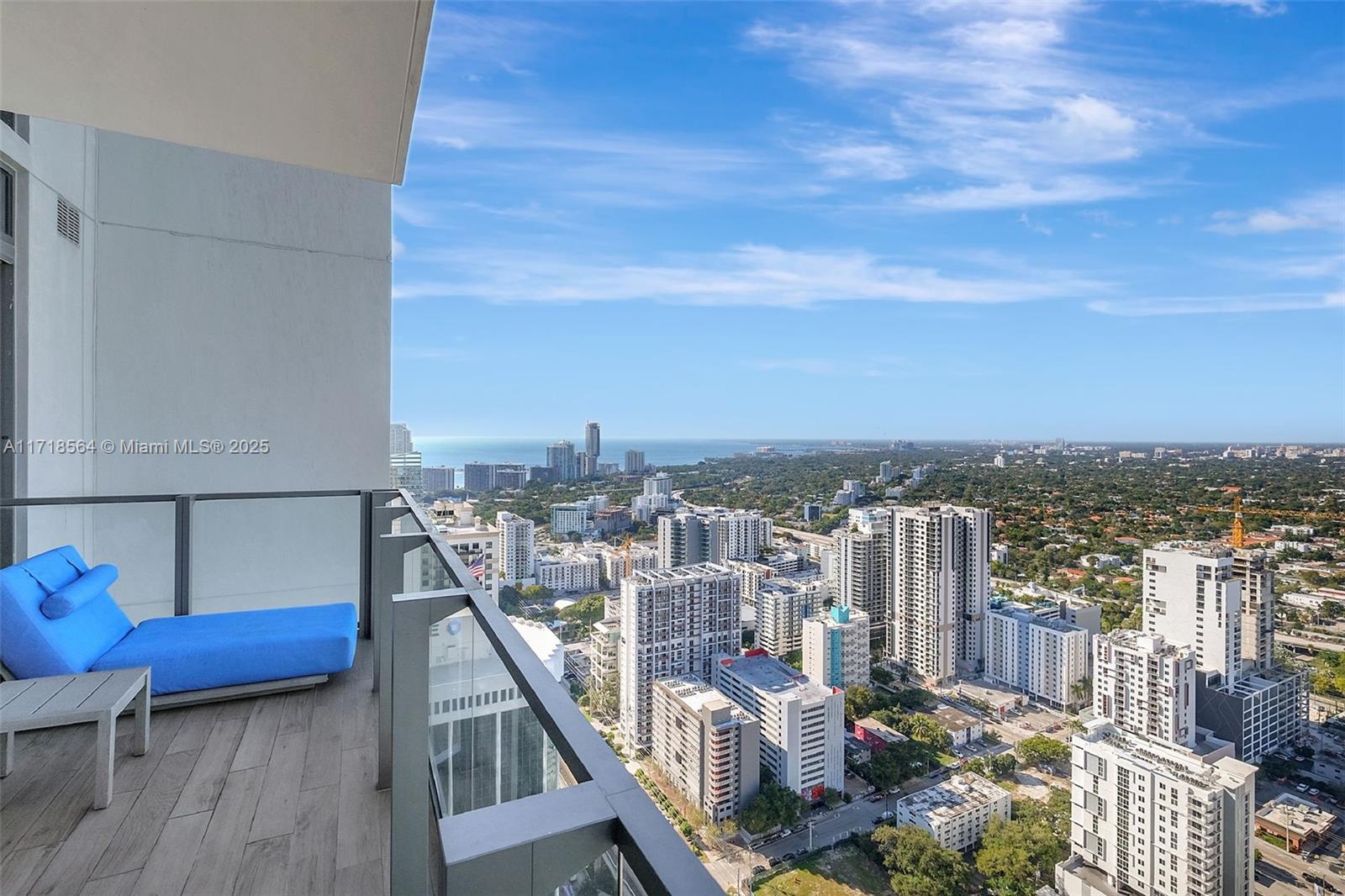 RISE CONDO - Residential