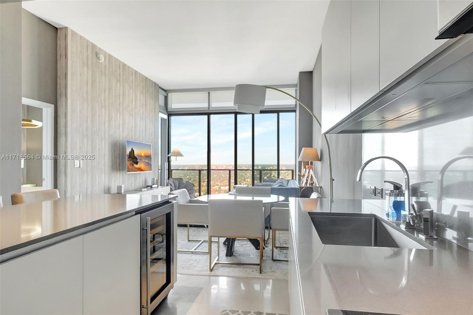RISE CONDO - Residential