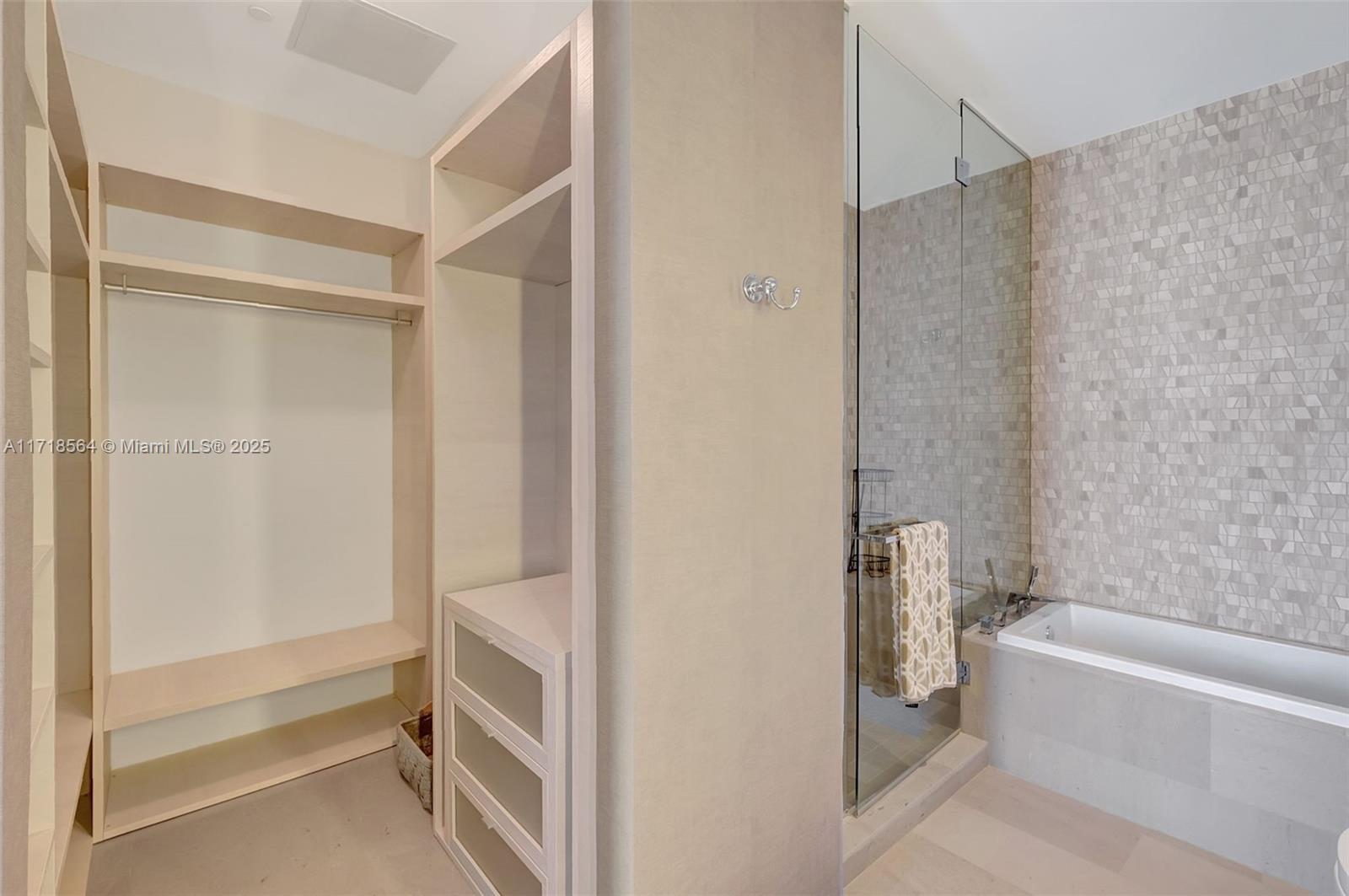 RISE CONDO - Residential