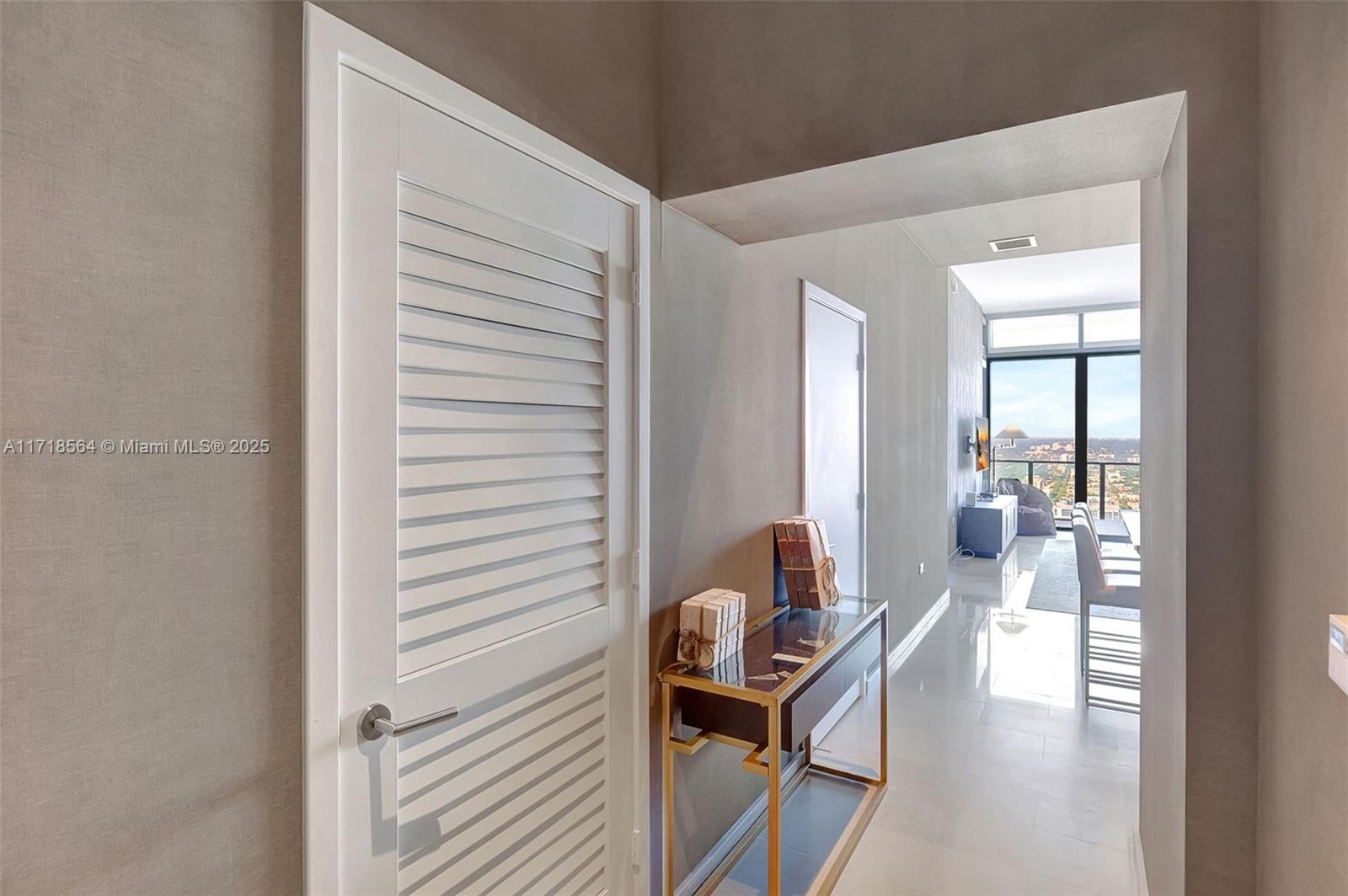 RISE CONDO - Residential
