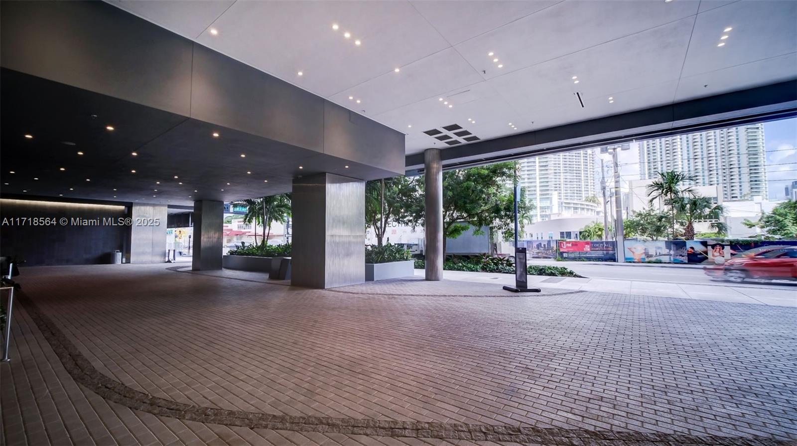 RISE CONDO - Residential