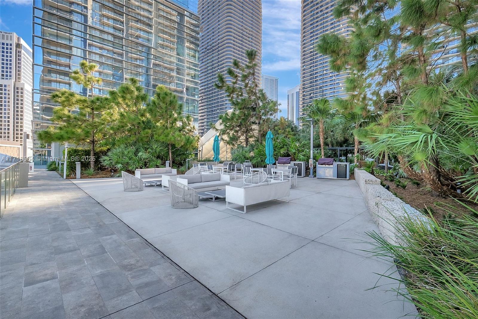 RISE CONDO - Residential