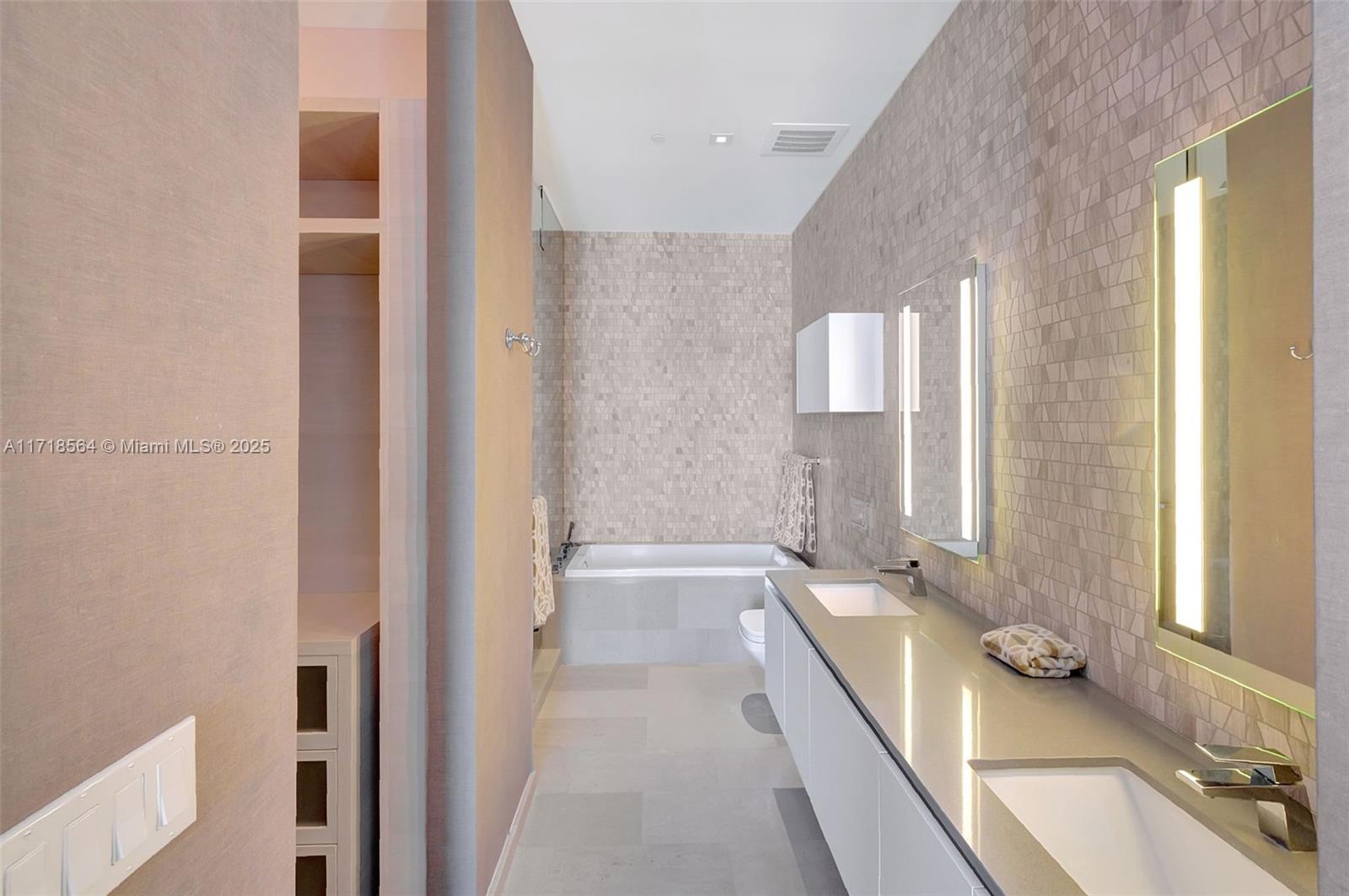 RISE CONDO - Residential