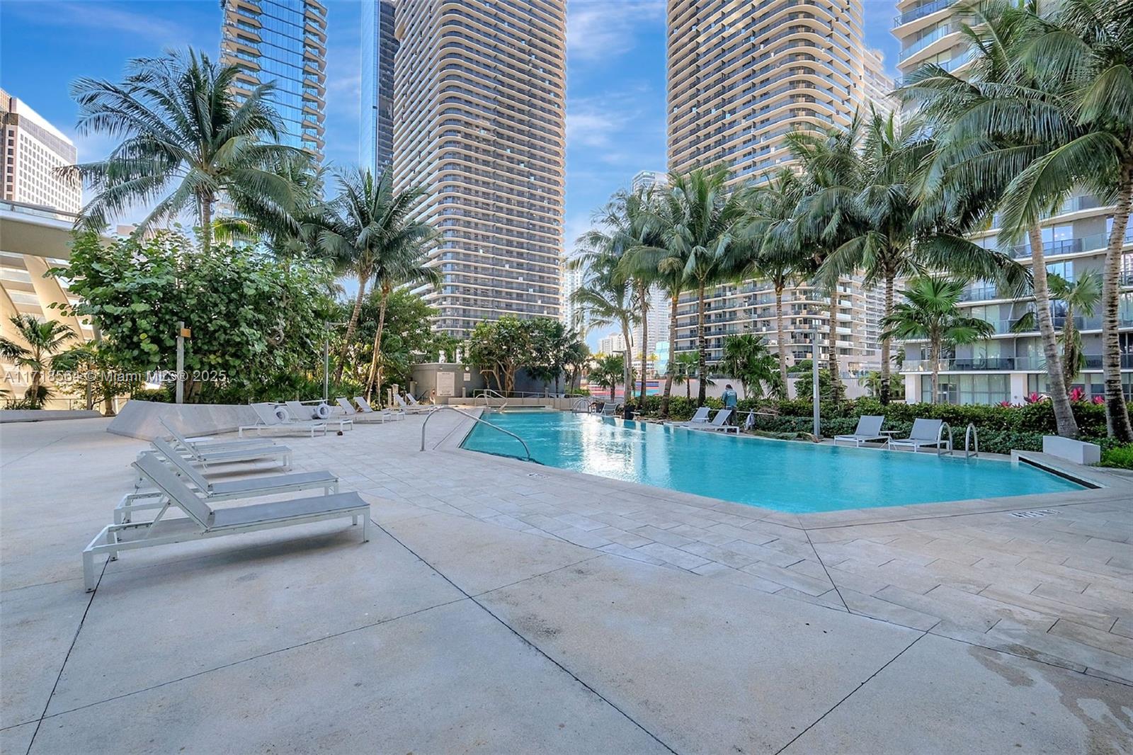 RISE CONDO - Residential