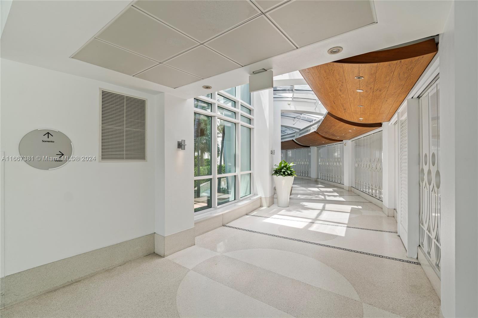 Fontainebleau II Tresor - Residential