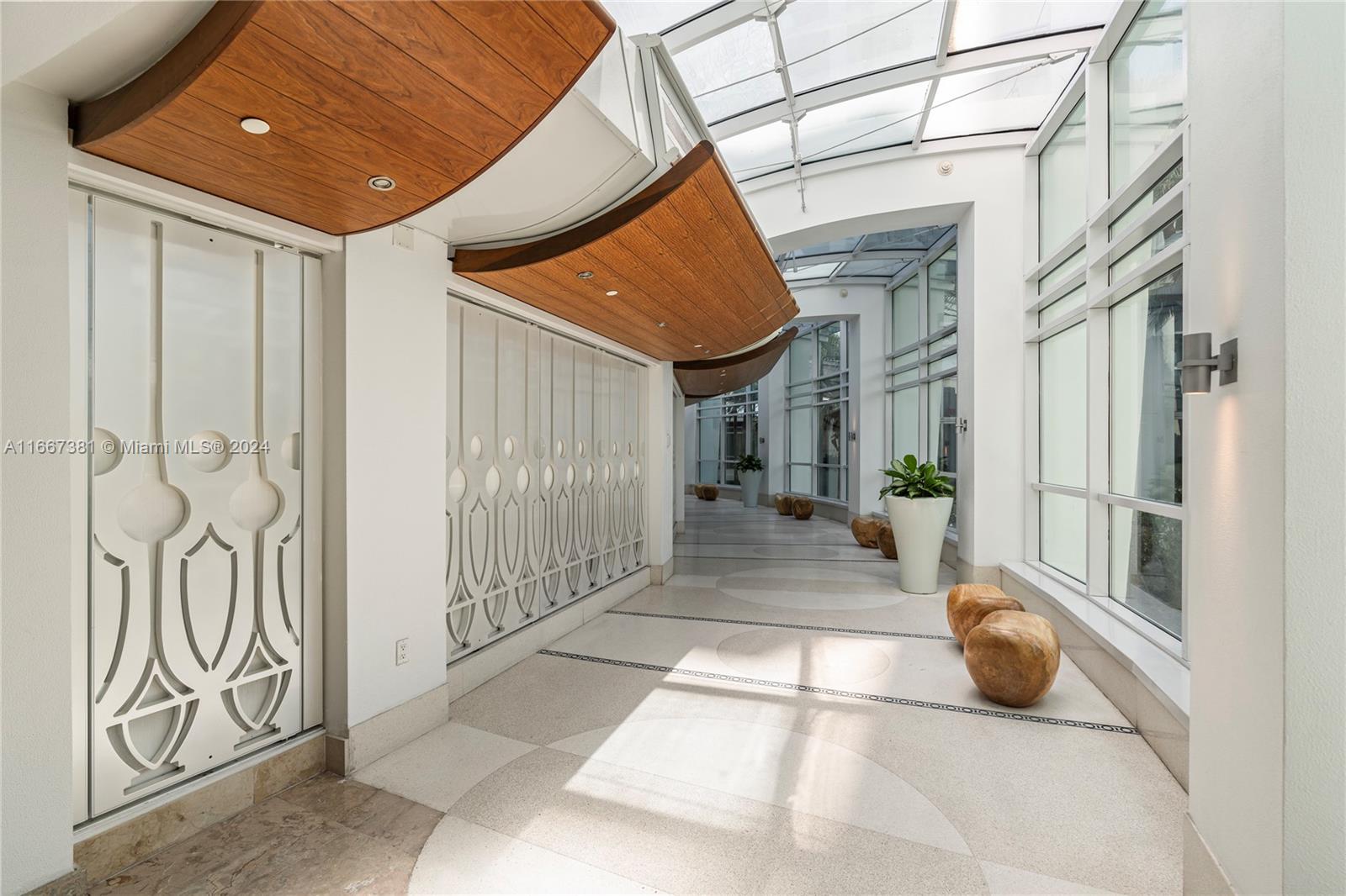 Fontainebleau II Tresor - Residential