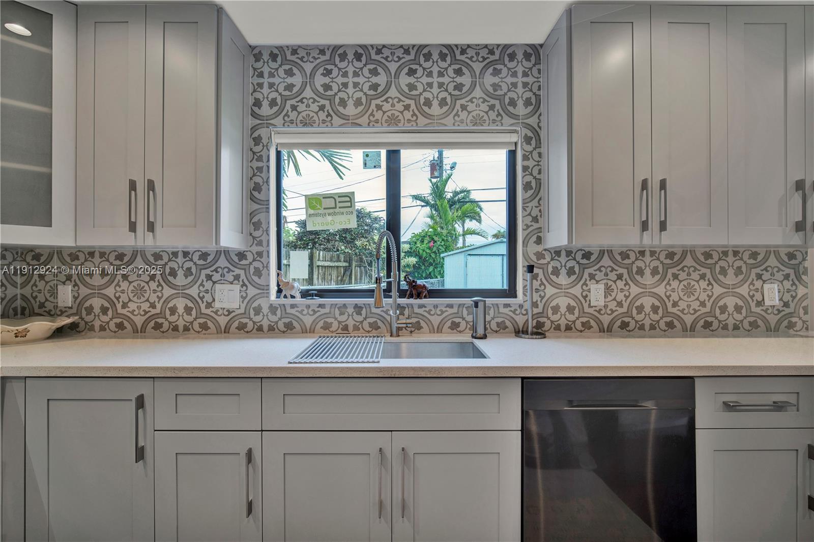 BREEZEVIEW MANORS - Residential Lease