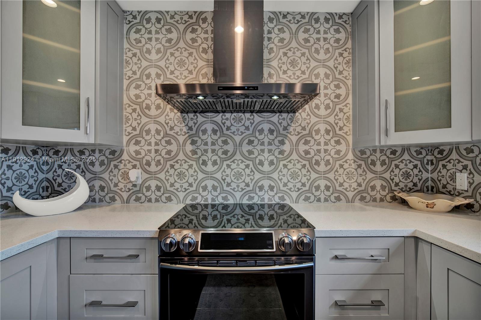 BREEZEVIEW MANORS - Residential Lease