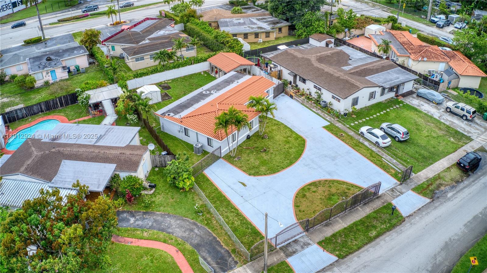 BREEZEVIEW MANORS - Residential Lease