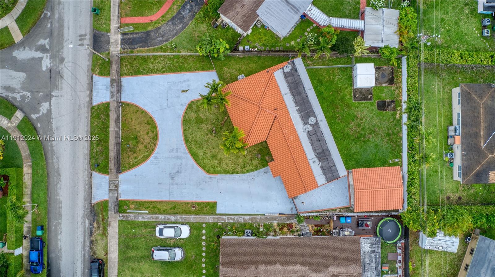 BREEZEVIEW MANORS - Residential Lease