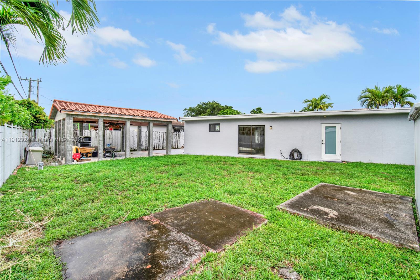 BREEZEVIEW MANORS - Residential Lease