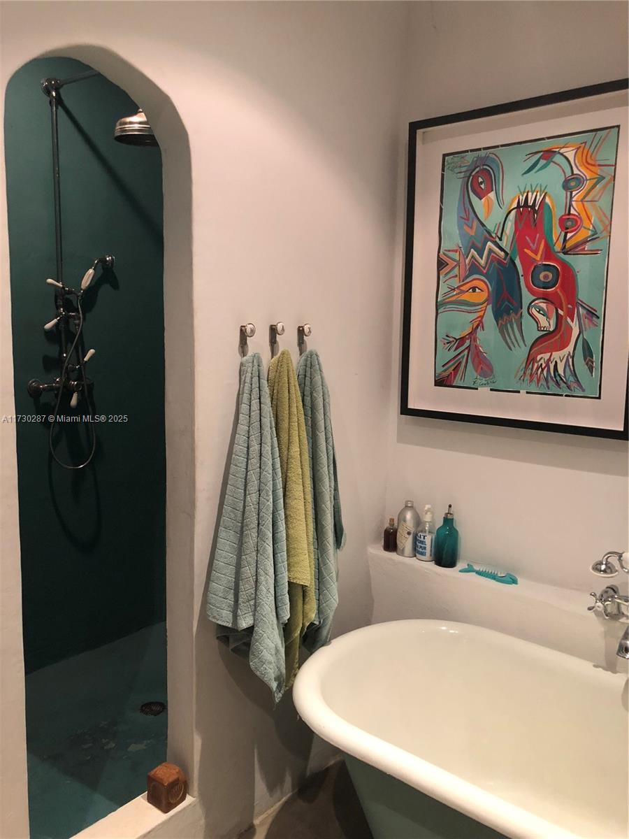 BISCAYNE BEACH-2ND ADDN - Residential