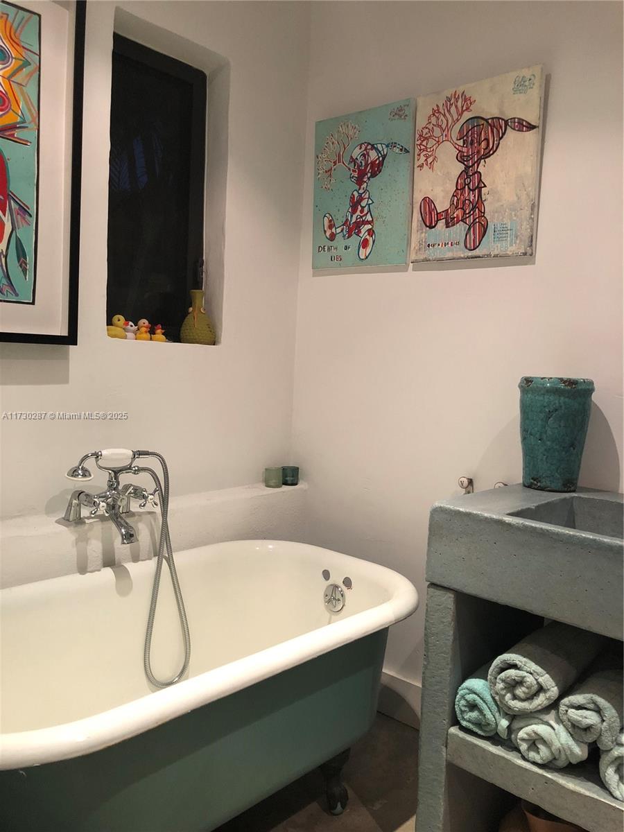 BISCAYNE BEACH-2ND ADDN - Residential