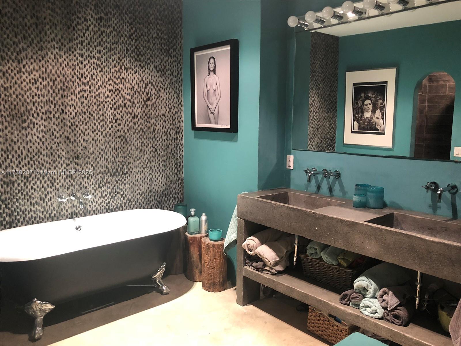 BISCAYNE BEACH-2ND ADDN - Residential