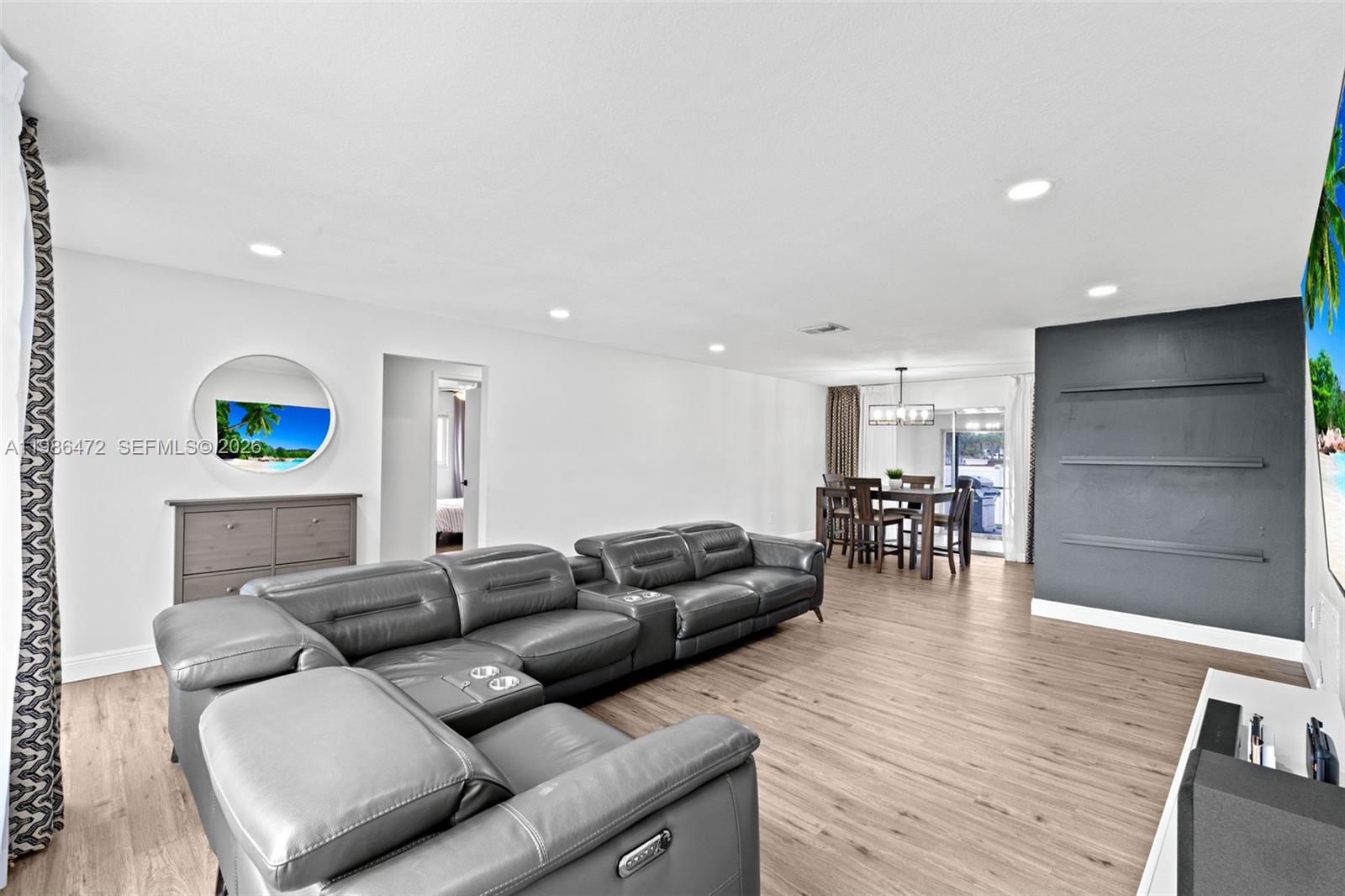 SANDALFOOT COVE SEC 7 AND - Residential