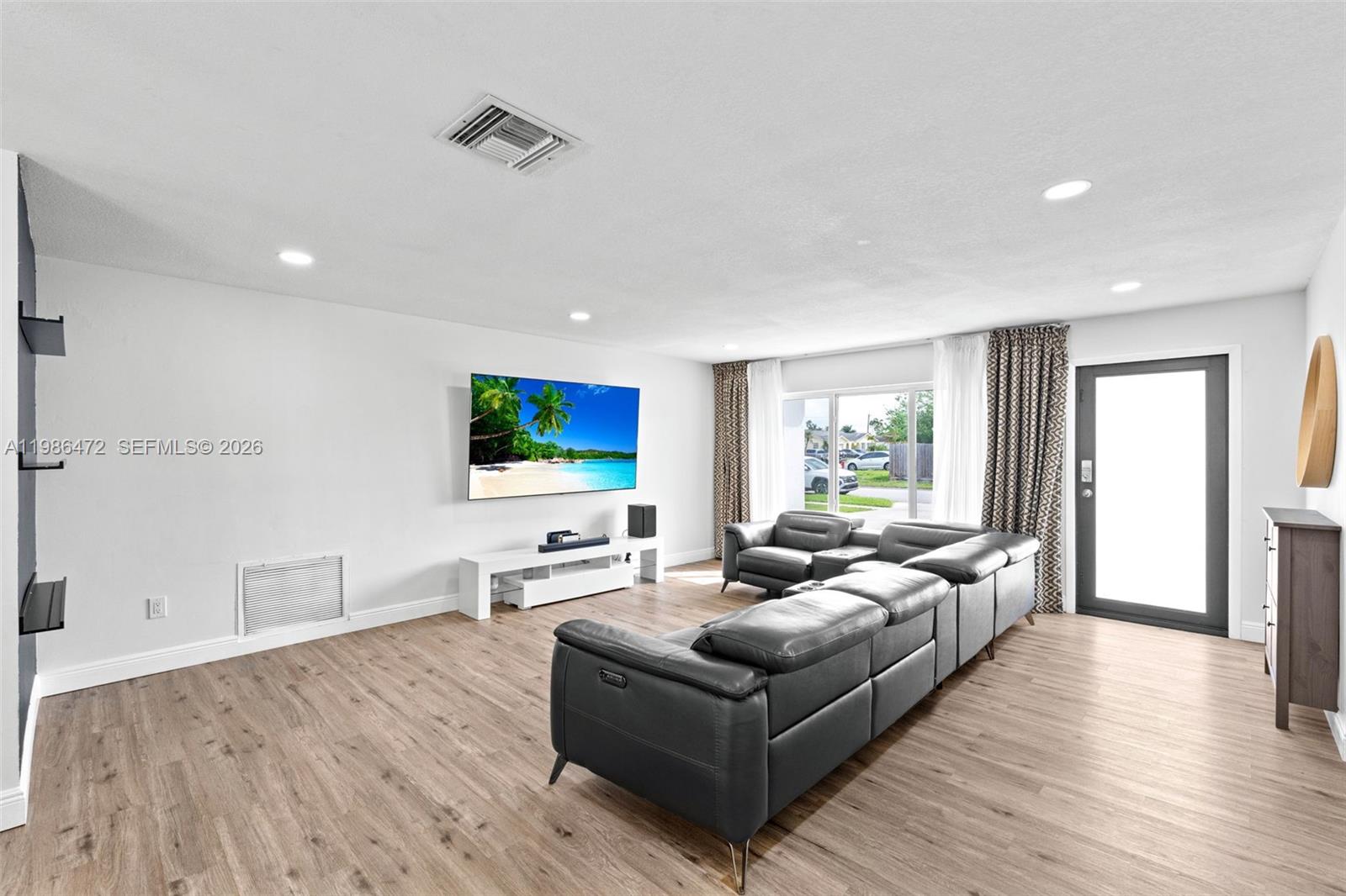 SANDALFOOT COVE SEC 7 AND - Residential