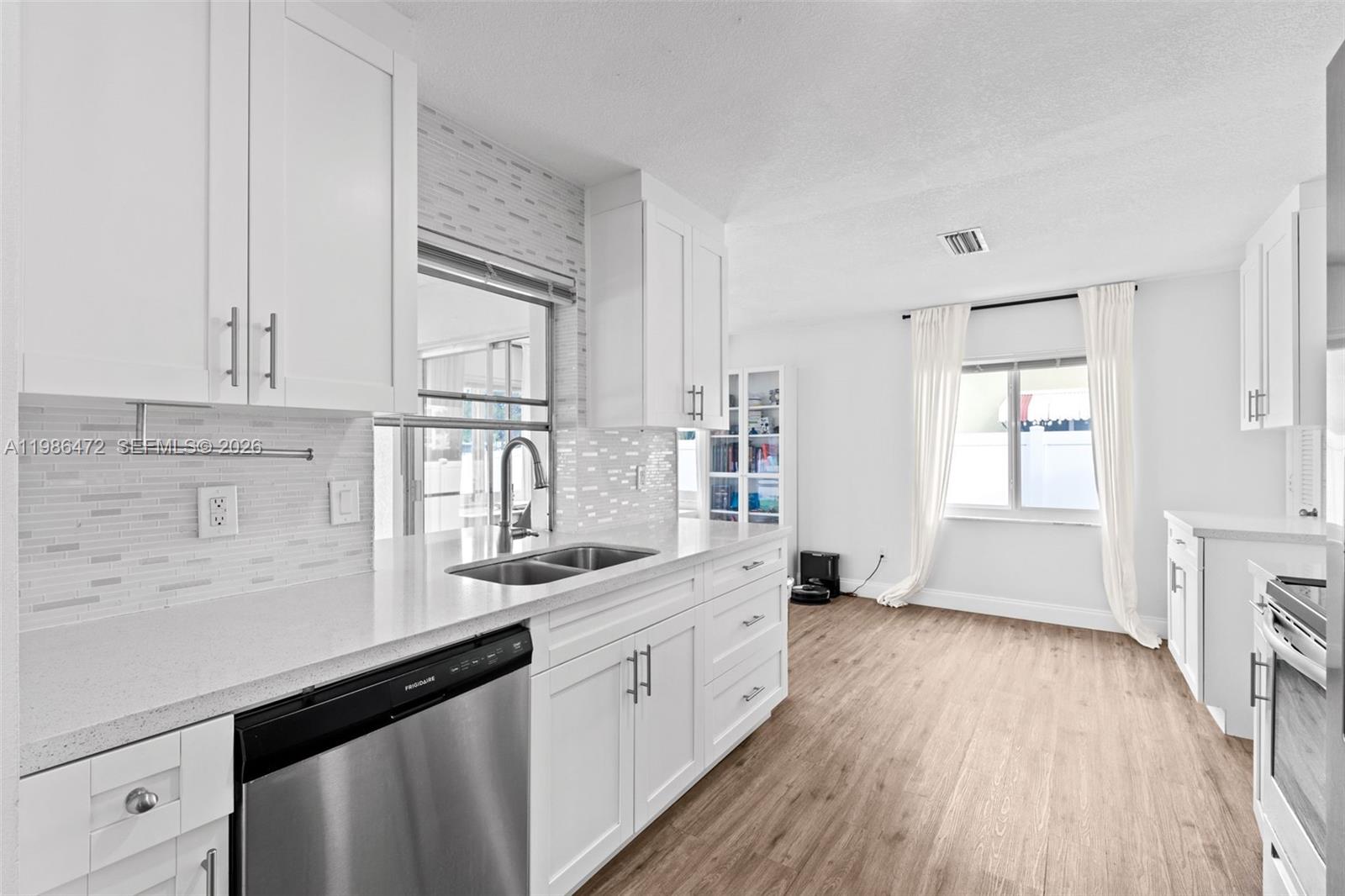 SANDALFOOT COVE SEC 7 AND - Residential