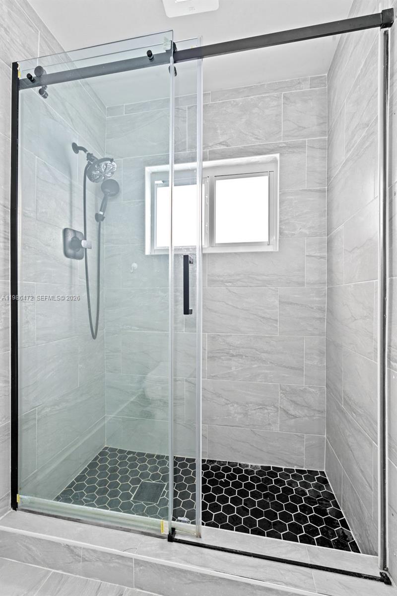 SANDALFOOT COVE SEC 7 AND - Residential