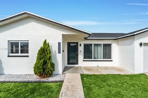 Photo of 22555 SW 56th Ave, Boca Raton, FL 33433 (MLS # A11986472)