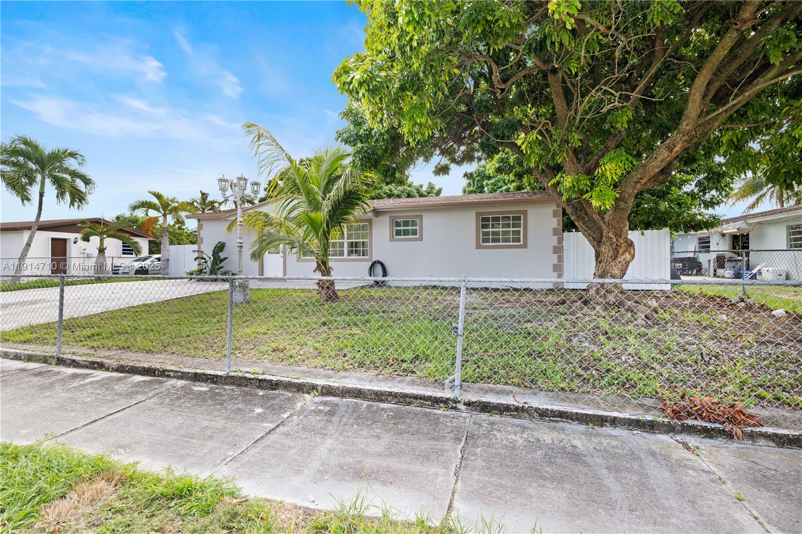 KINGSWOOD MANOR - Residential