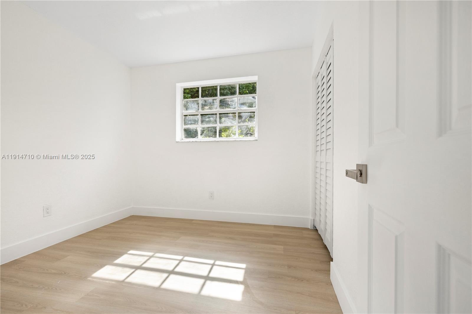 KINGSWOOD MANOR - Residential