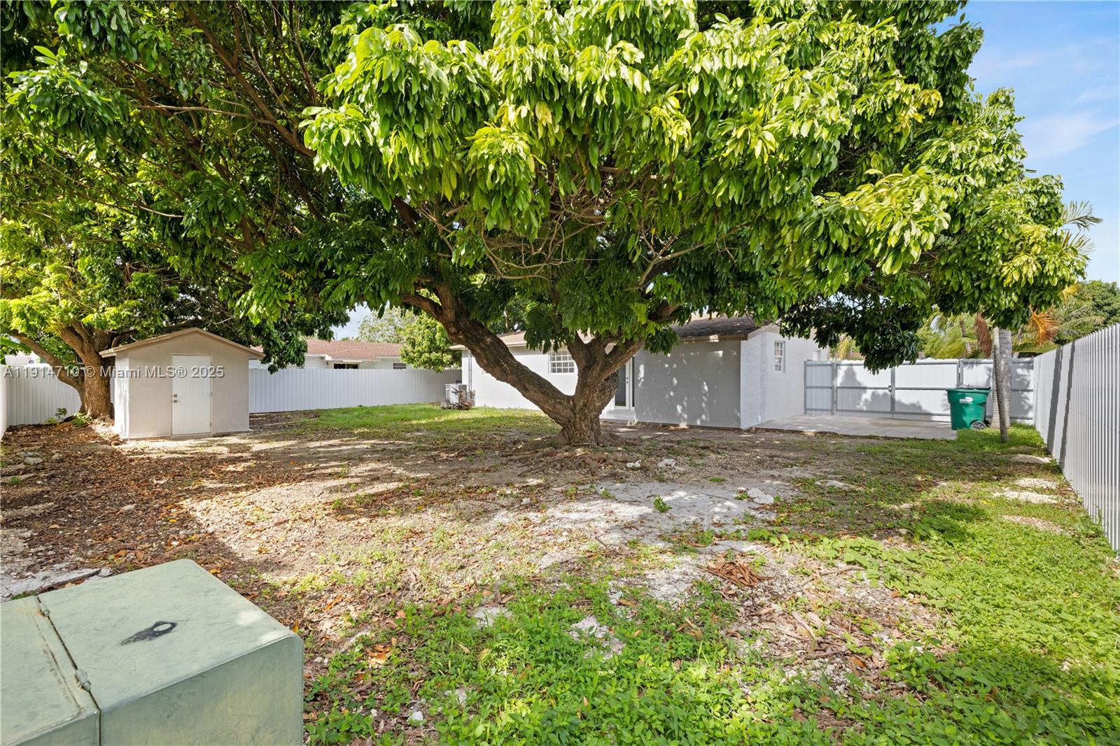 KINGSWOOD MANOR - Residential