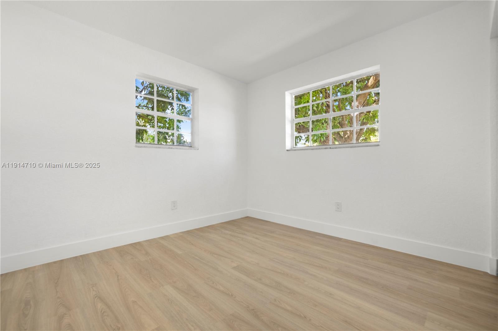 KINGSWOOD MANOR - Residential