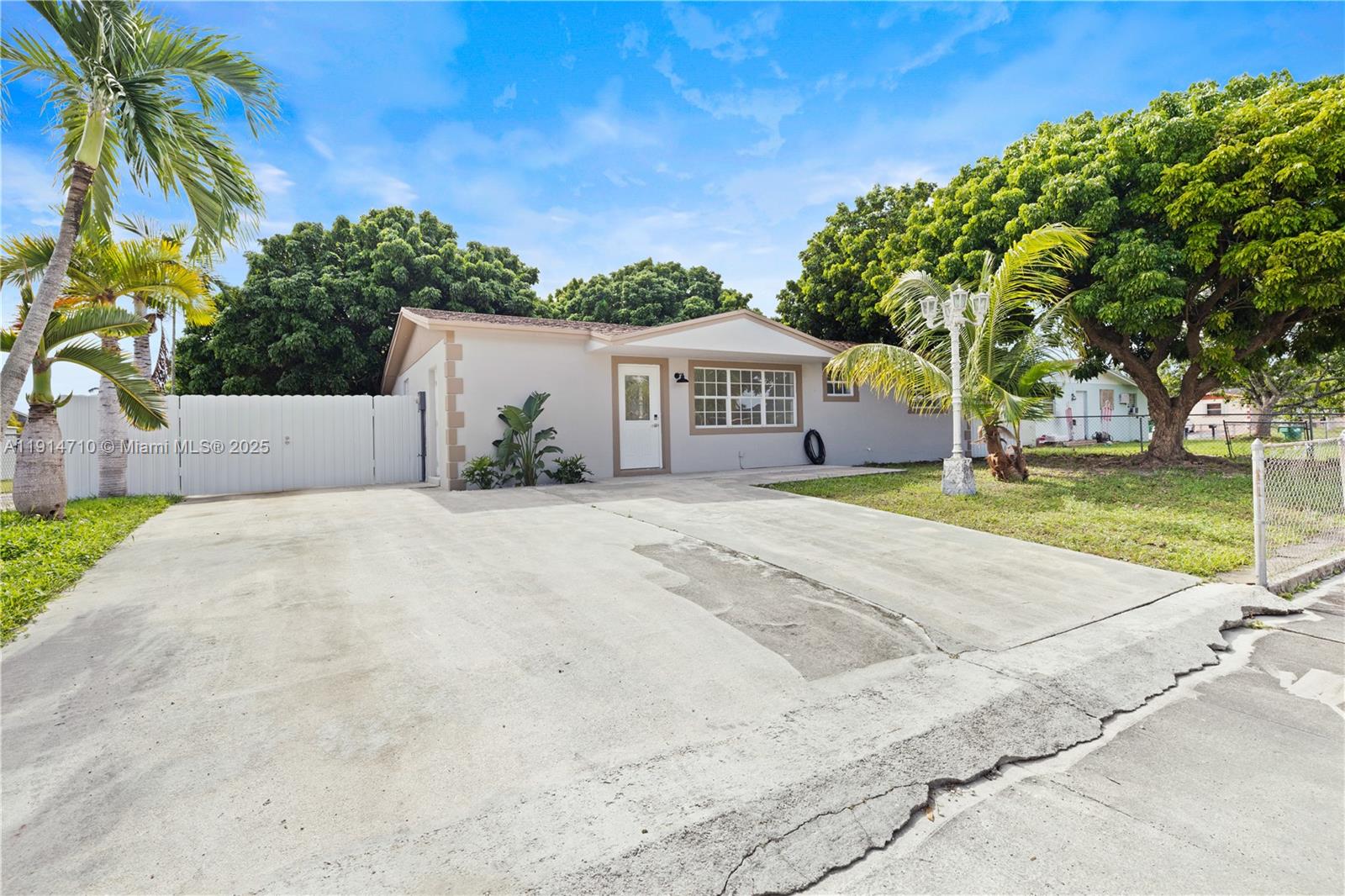 KINGSWOOD MANOR - Residential