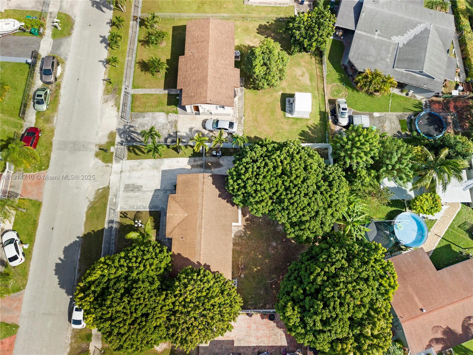 KINGSWOOD MANOR - Residential