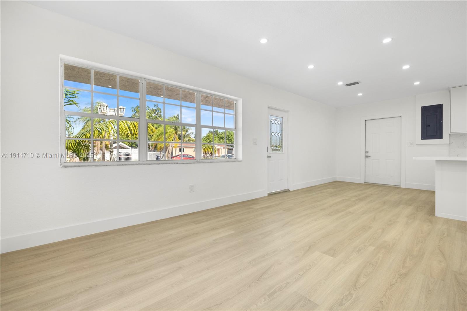 KINGSWOOD MANOR - Residential