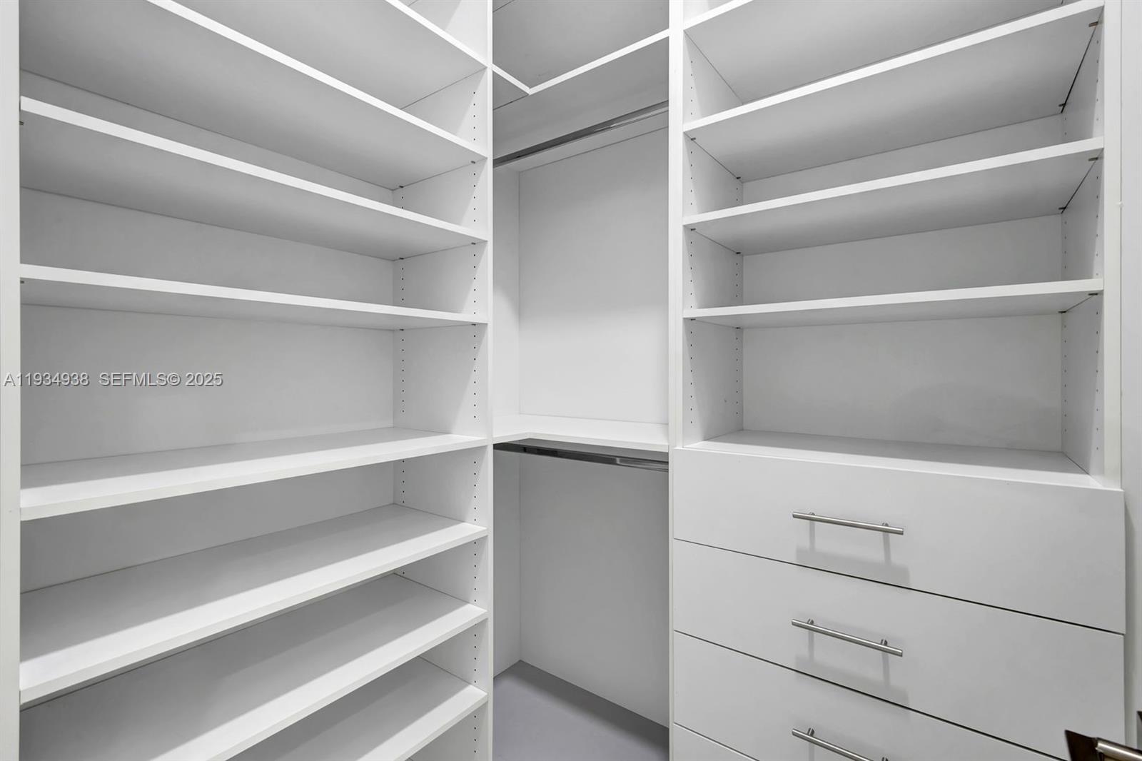 GOLDEN GATES ESTATES - Residential