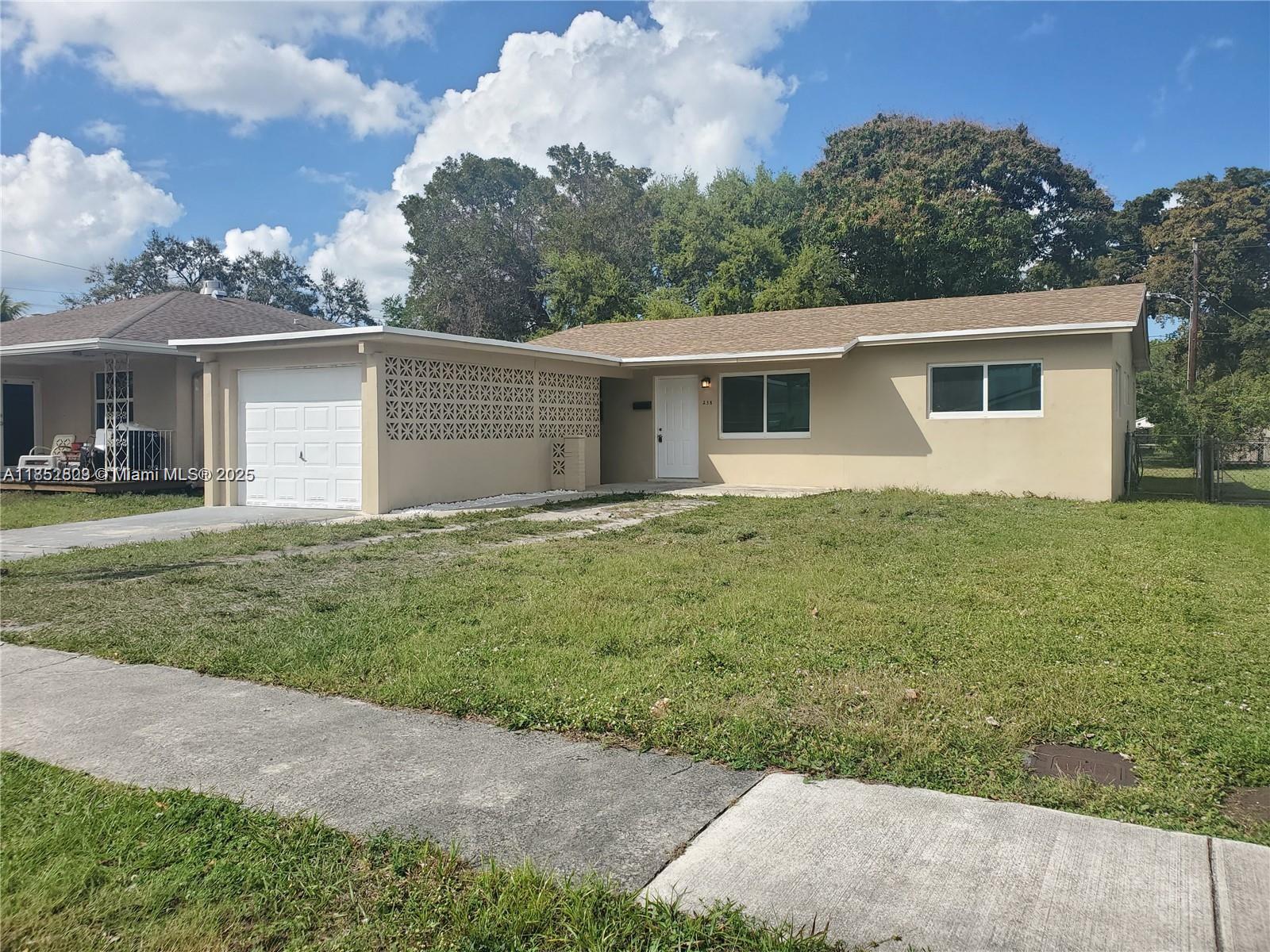 238 SW 6th St