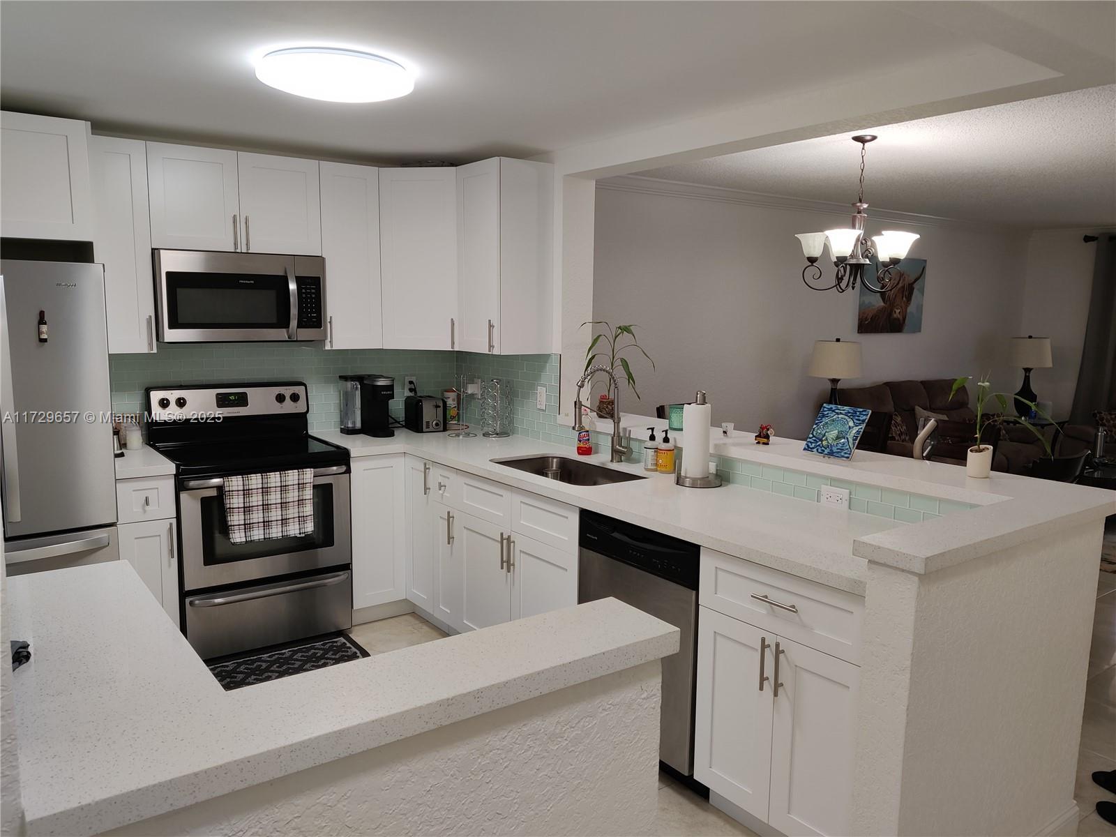 Property for Sale at 500 Ne 12th Ave 102, Hallandale Beach, Broward County, Florida - Bedrooms: 2 
Bathrooms: 2  - $279,000