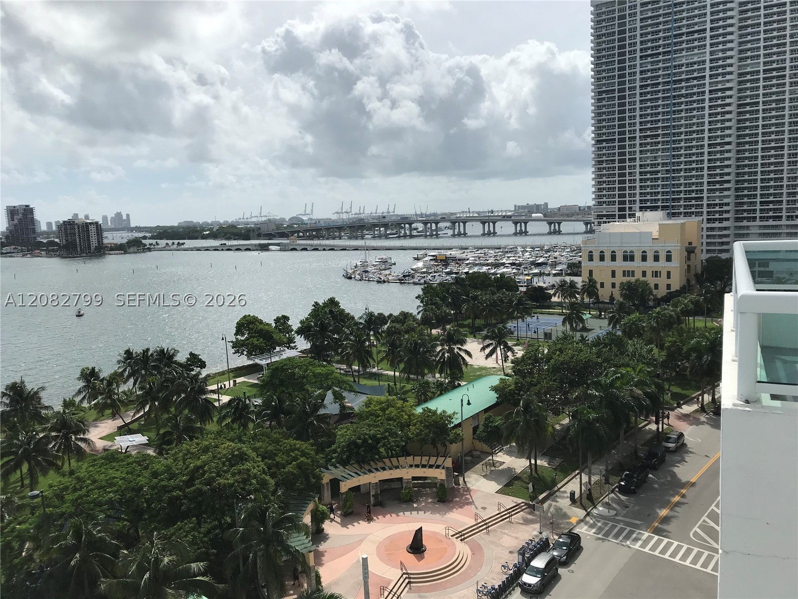 1800 N Bayshore Dr 2204