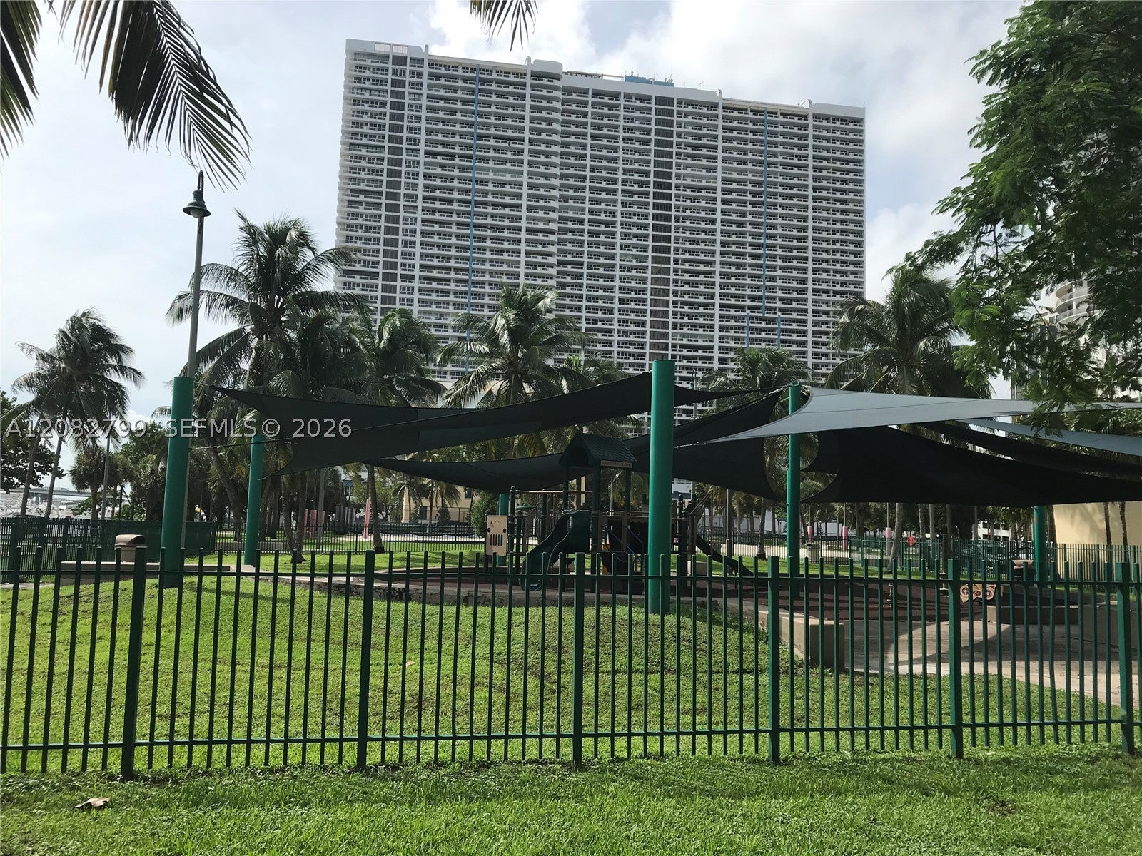 1800 N Bayshore Dr 2204