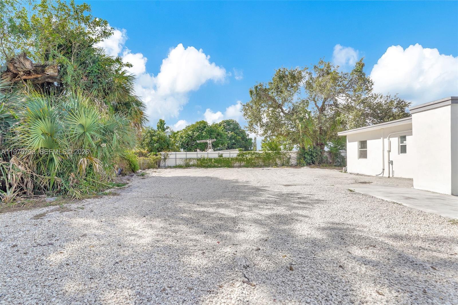 BUNCHE PARK - Residential