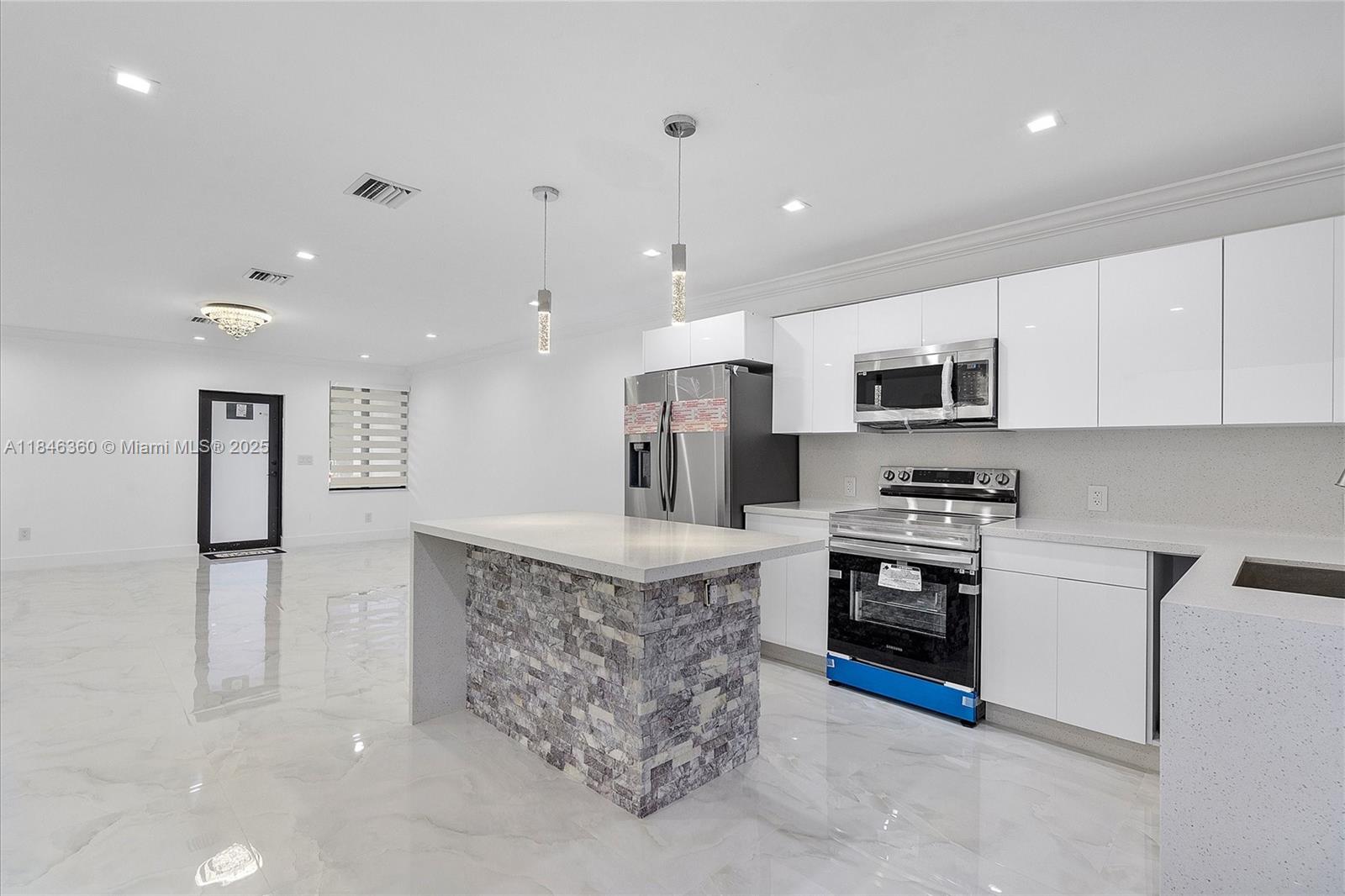 LOGAN CREST REV PL - Residential